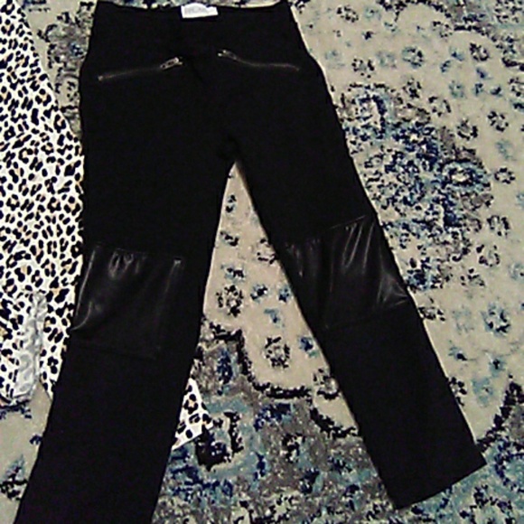 TWO CHILDREN'S PLACE PANTS - Picture 3 of 5